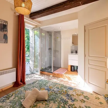 Maison De Campagne Et Piscine *